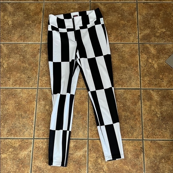 Pants - 2B bebe Black and White Checkerboard Leggings High Rise Size S